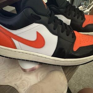 Jordan Black Sneakers